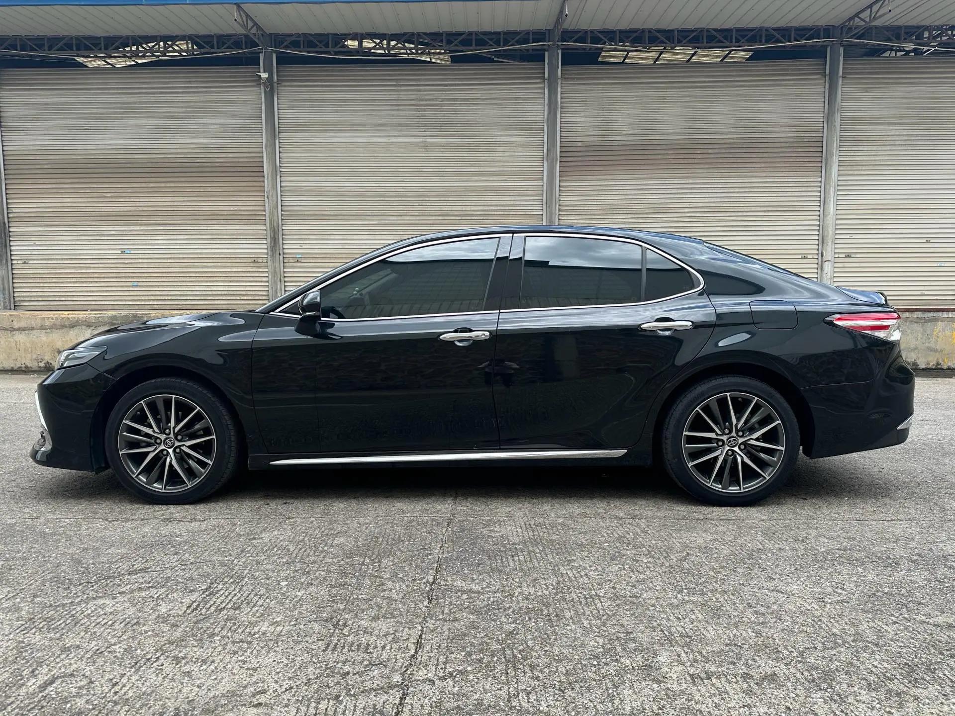Toyota 2023 Camry 2.5G Deluxe Edition Automatic Gear 3