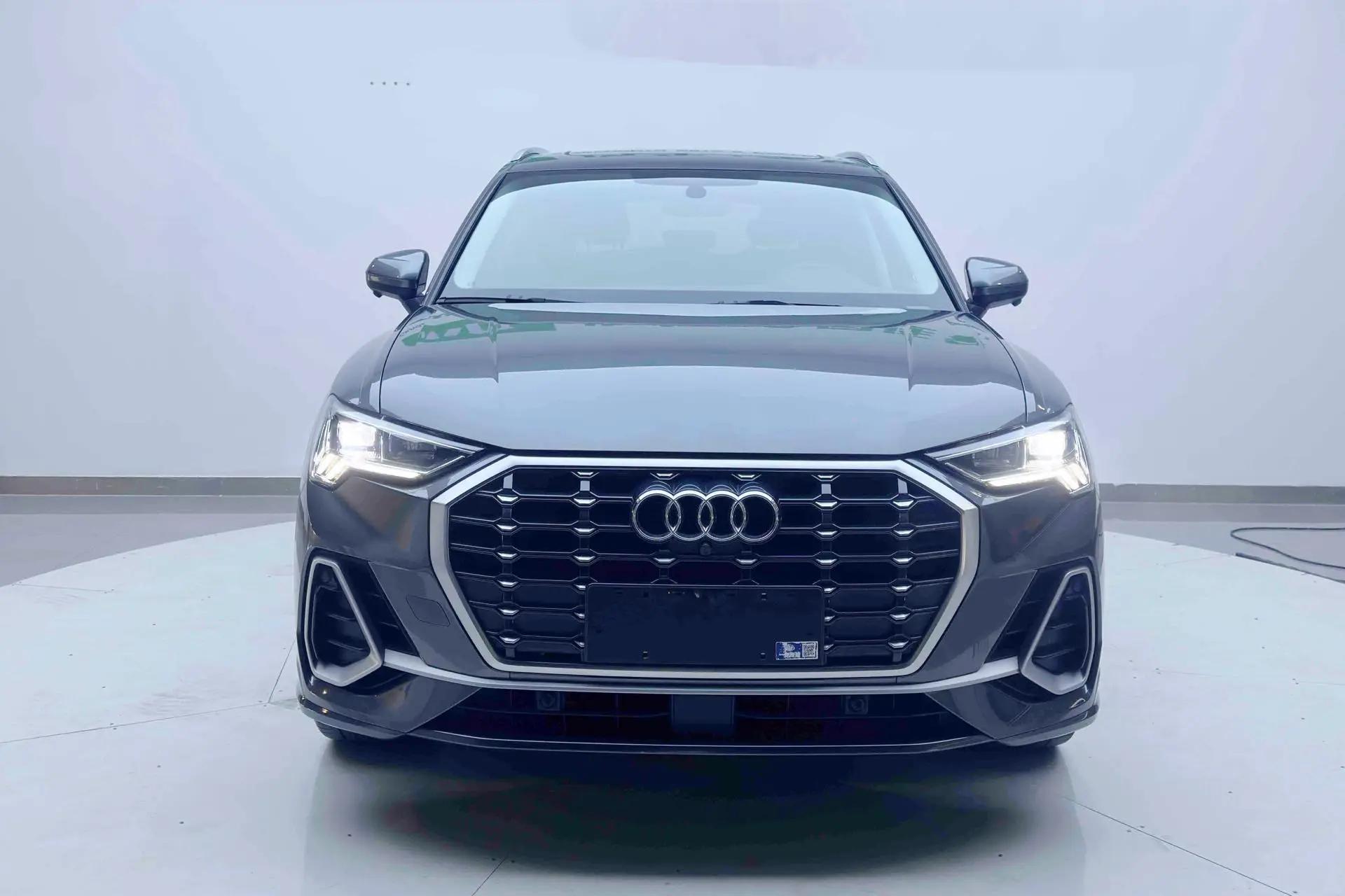 Audi Q3 2022 35 TFSI Fashion Elegant 2