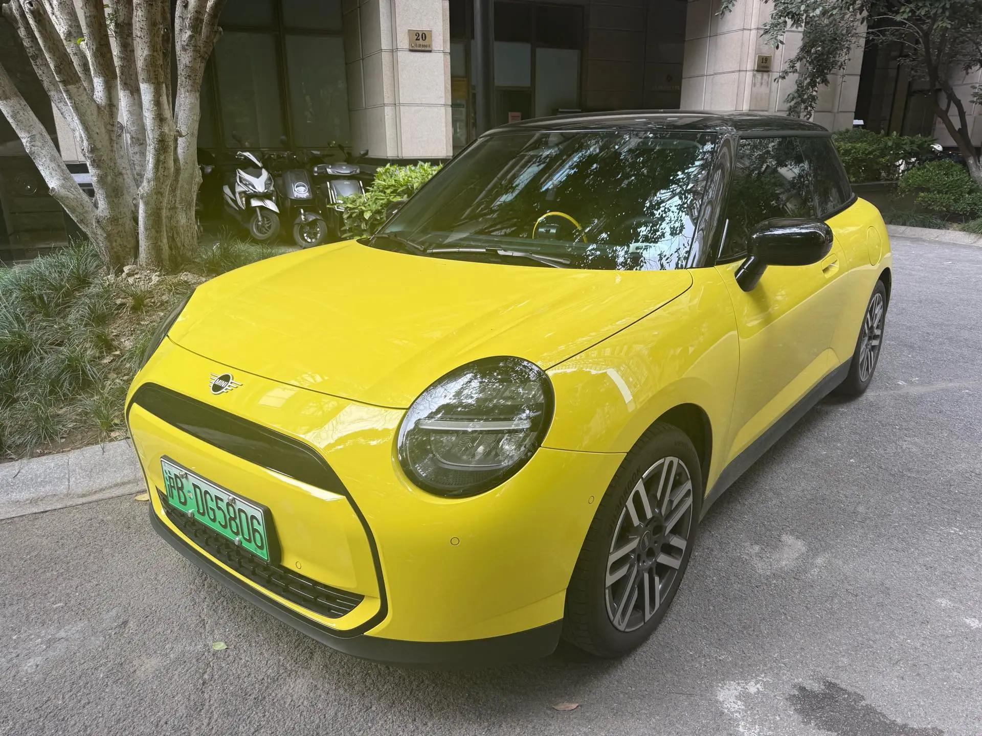 MINI 2025 Mini Cooper E 456km Cooper E Classic Automatic