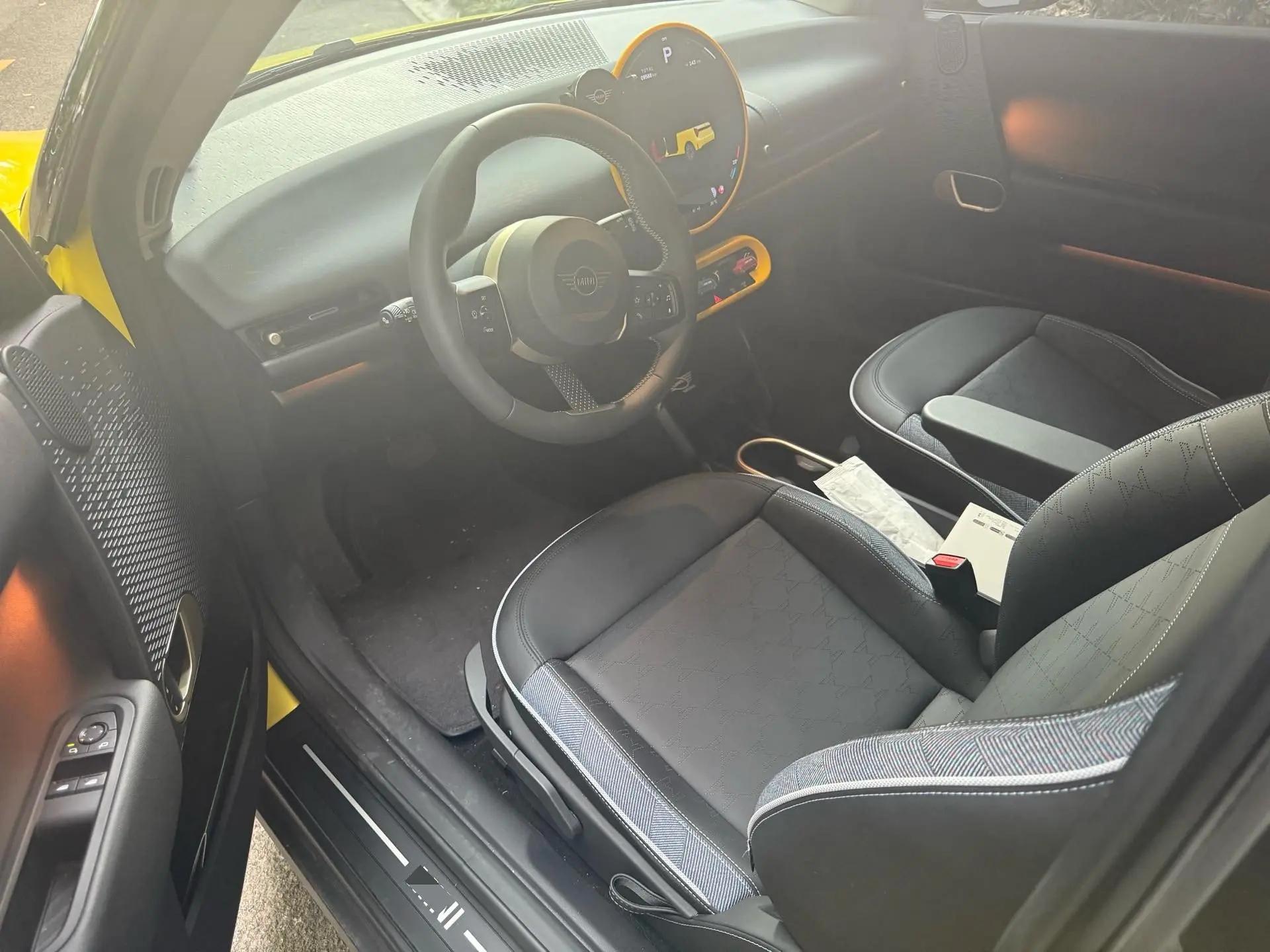 MINI 2025 Mini Cooper E 456km Cooper E Classic Automatic 2