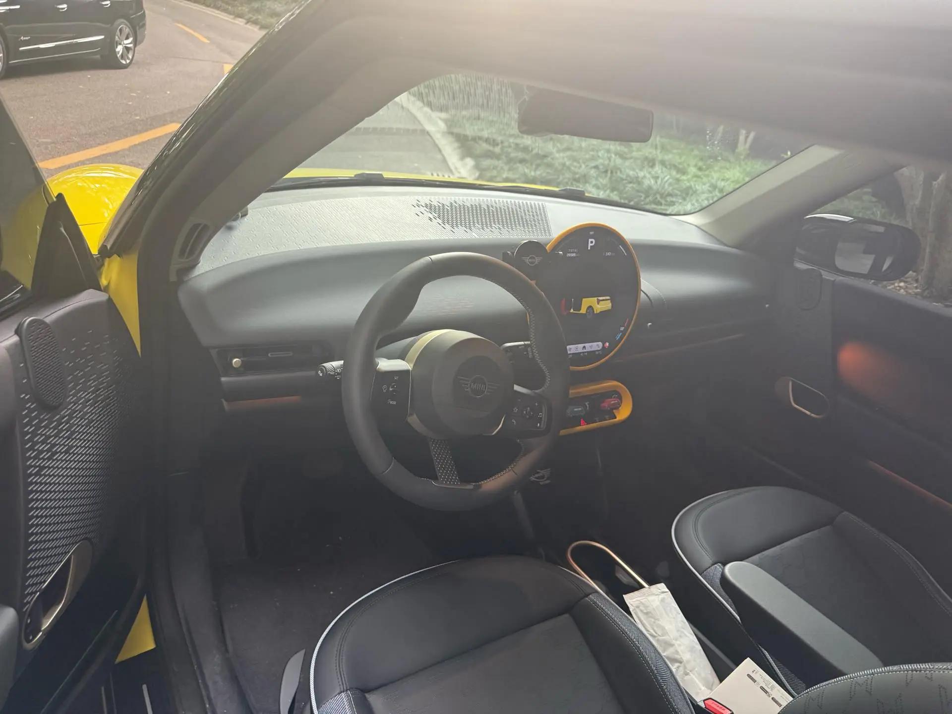 MINI 2025 Mini Cooper E 456km Cooper E Classic Automatic 3
