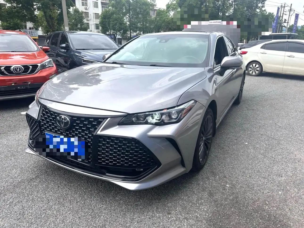 Open image lightbox: Asian Dragon 2019 2.0L XLE Premium Edition Country VI