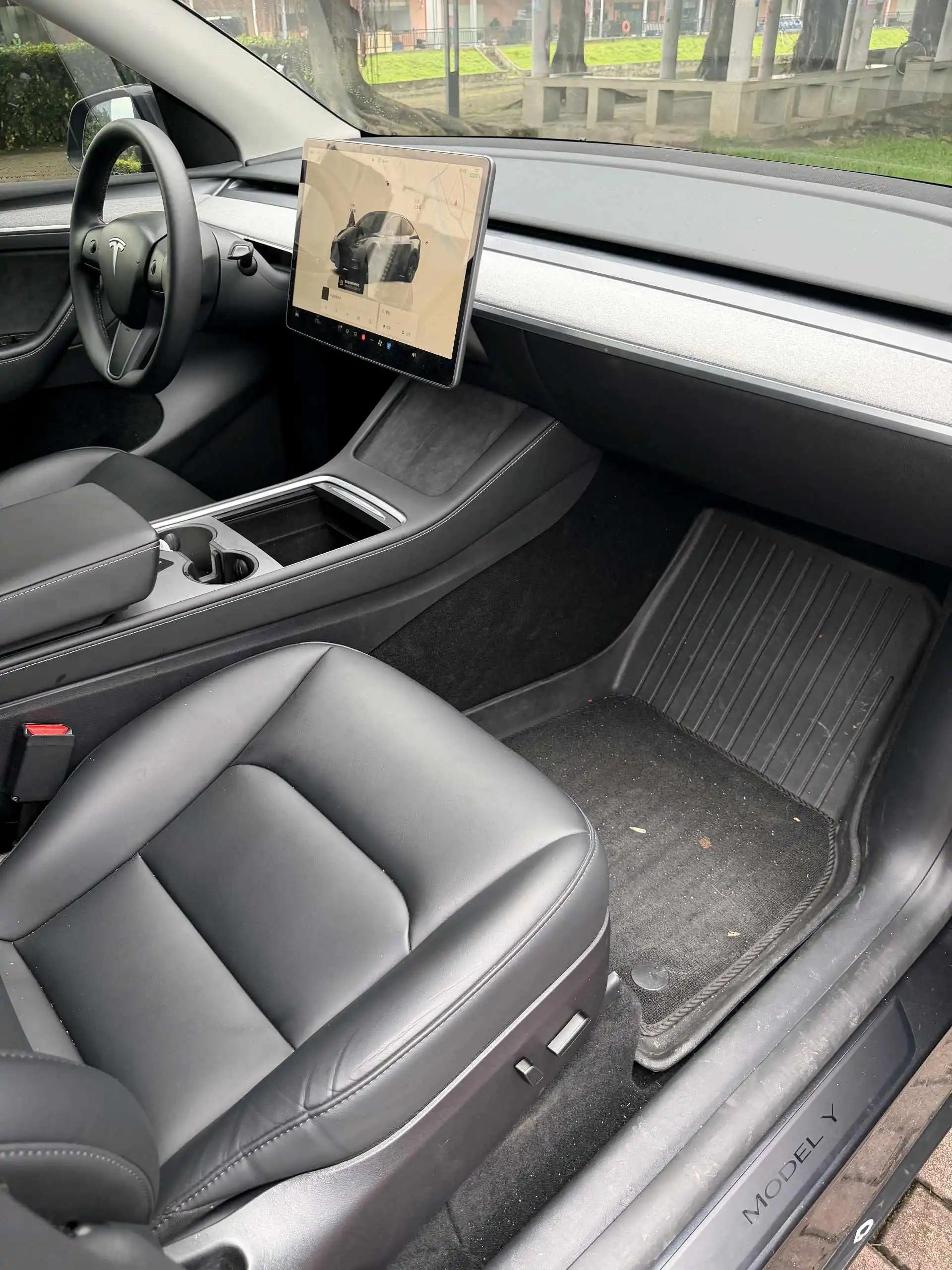 2024 Model Y Rear-Wheel Drive Edition 13