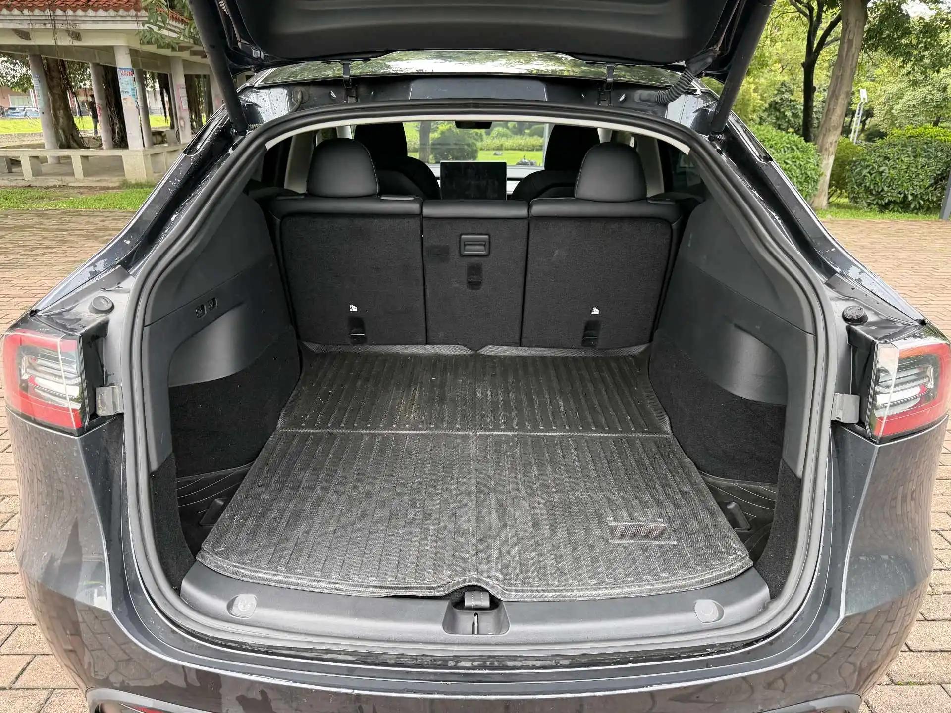 2024 Model Y Rear-Wheel Drive Edition 9