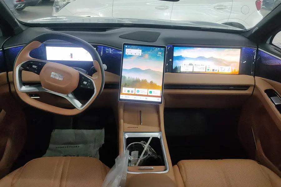 Geely Galaxy 2025 Model L7 EM-i 1.5 115km Exploration Edition Automatic 4