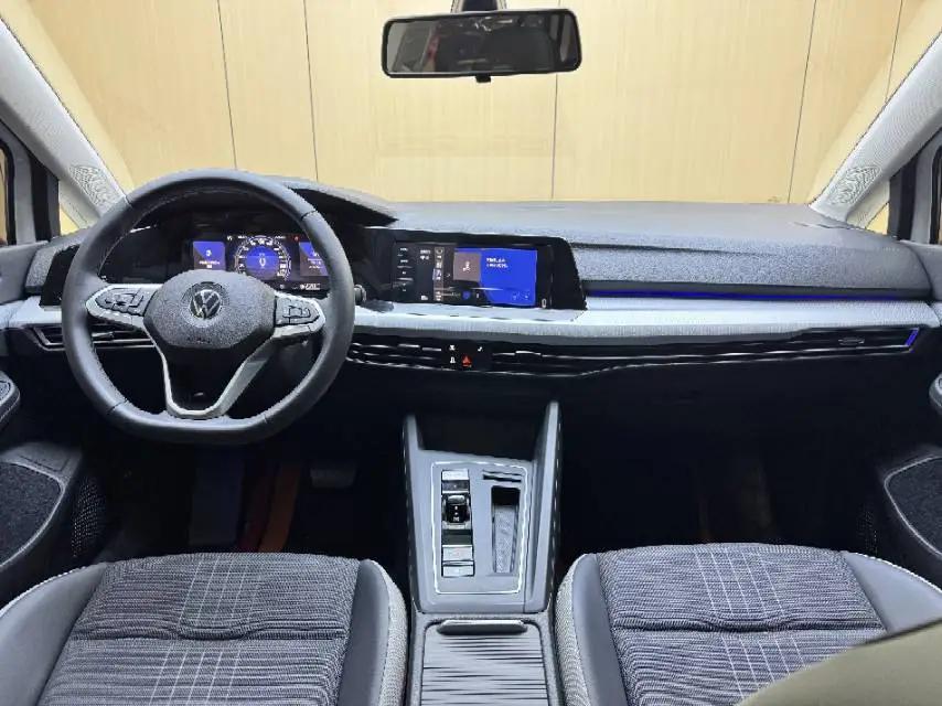 Volkswagen 2023 Golf 8 PRO 1.4TSI 280TSI (facelift) automatic 7