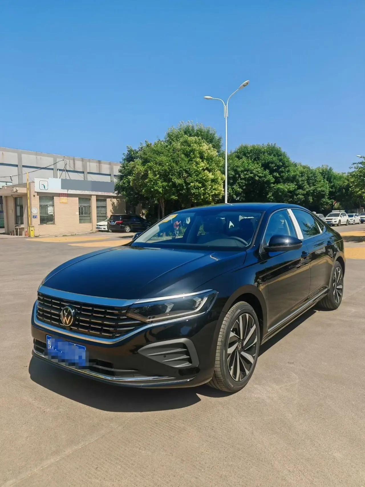 打开图片灯箱:Volkswagen 2026 Passat 2.0TSI 380TSI outstanding star dragon version automatic gear