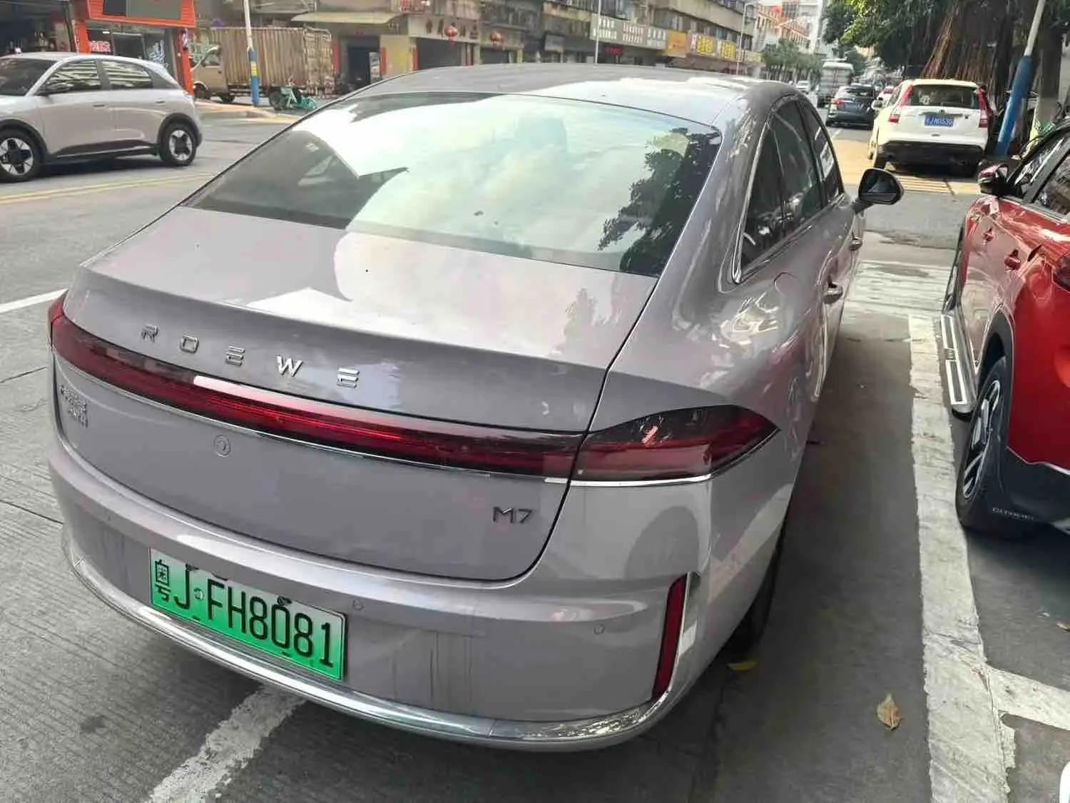 Roewe 2025 M7 DMH 1.5 160km Pleasant Edition Automatic Gear 2