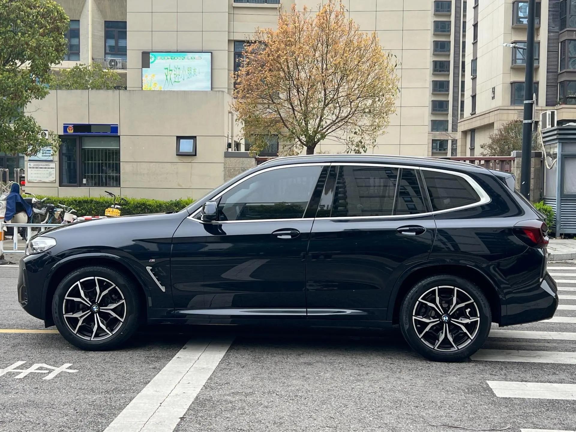 BMW X3 2022 xDrive25i M sports suit 3