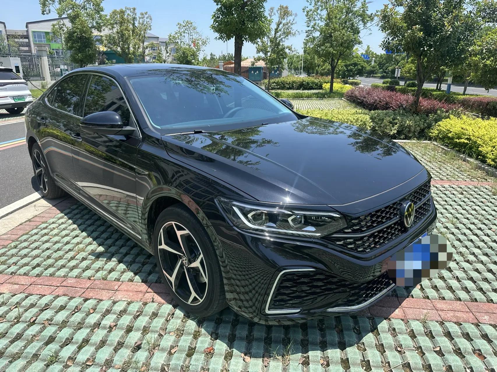 Volkswagen 2025 Passat 2.0TSI 380TSI outstanding star dragon version automatic gear 3