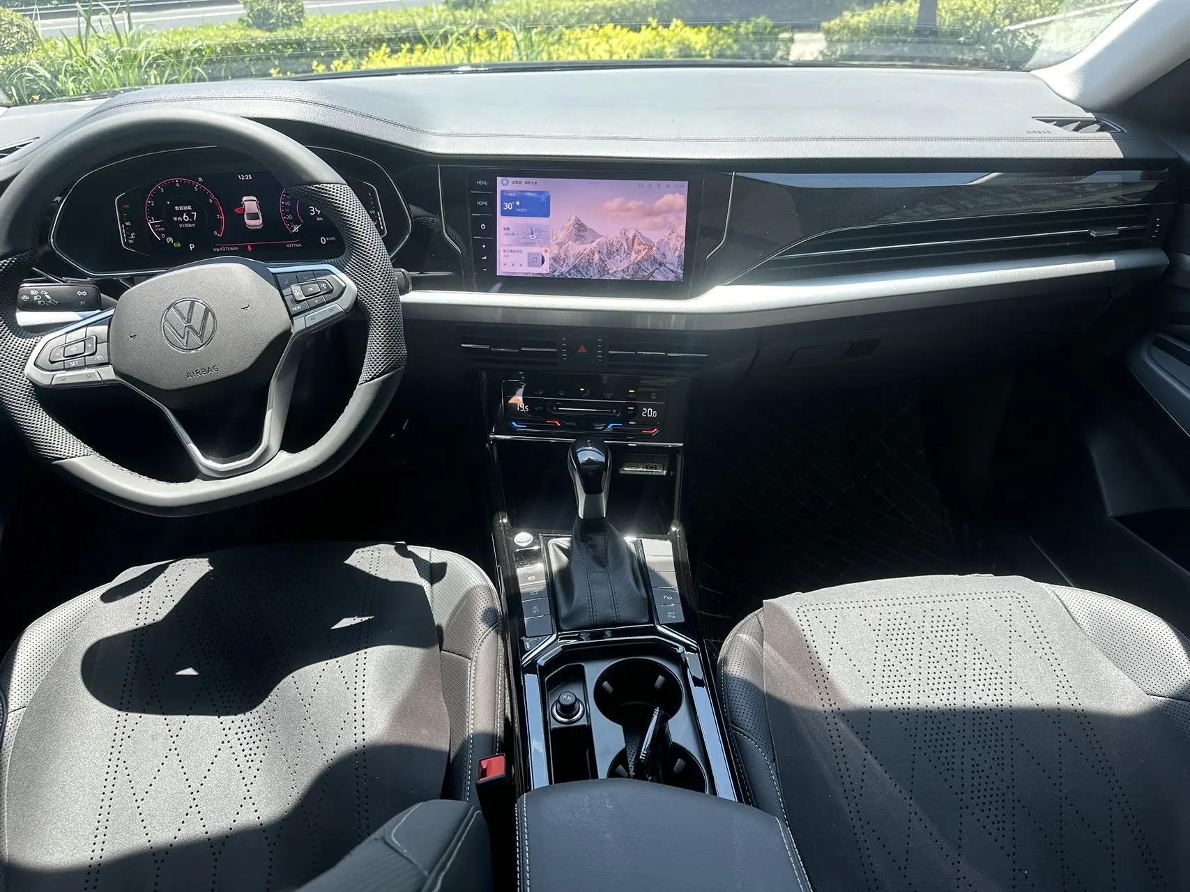 Volkswagen 2025 Passat 2.0TSI 380TSI outstanding star dragon version automatic gear 5