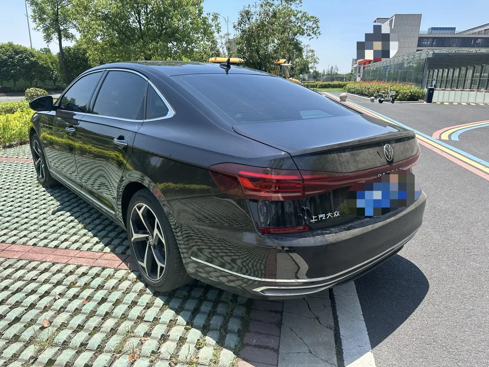 Volkswagen 2025 Passat 2.0TSI 380TSI outstanding star dragon version automatic gear 7