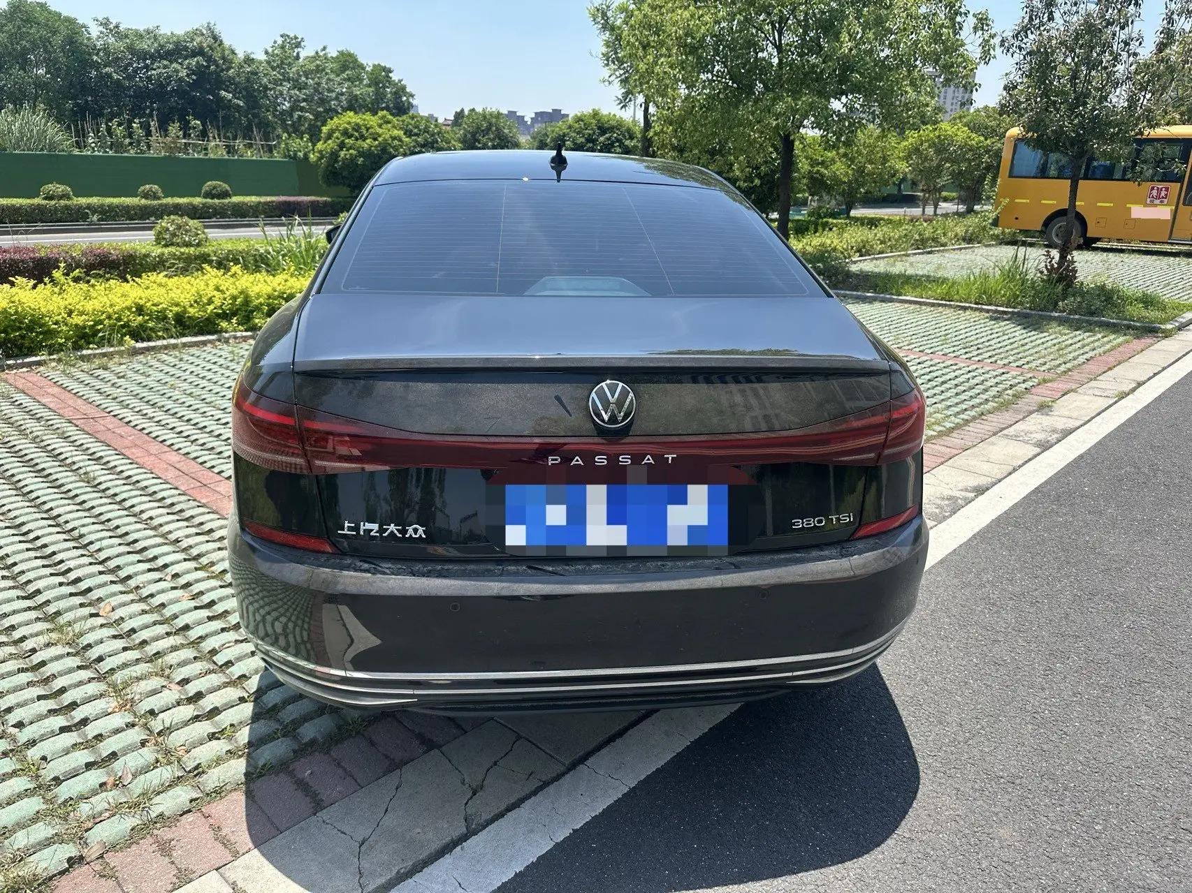 Volkswagen 2025 Passat 2.0TSI 380TSI outstanding star dragon version automatic gear 8