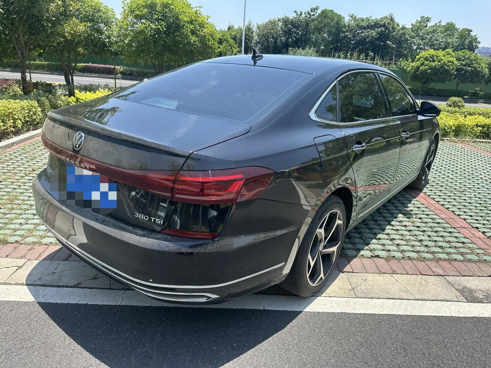 Volkswagen 2025 Passat 2.0TSI 380TSI outstanding star dragon version automatic gear 9