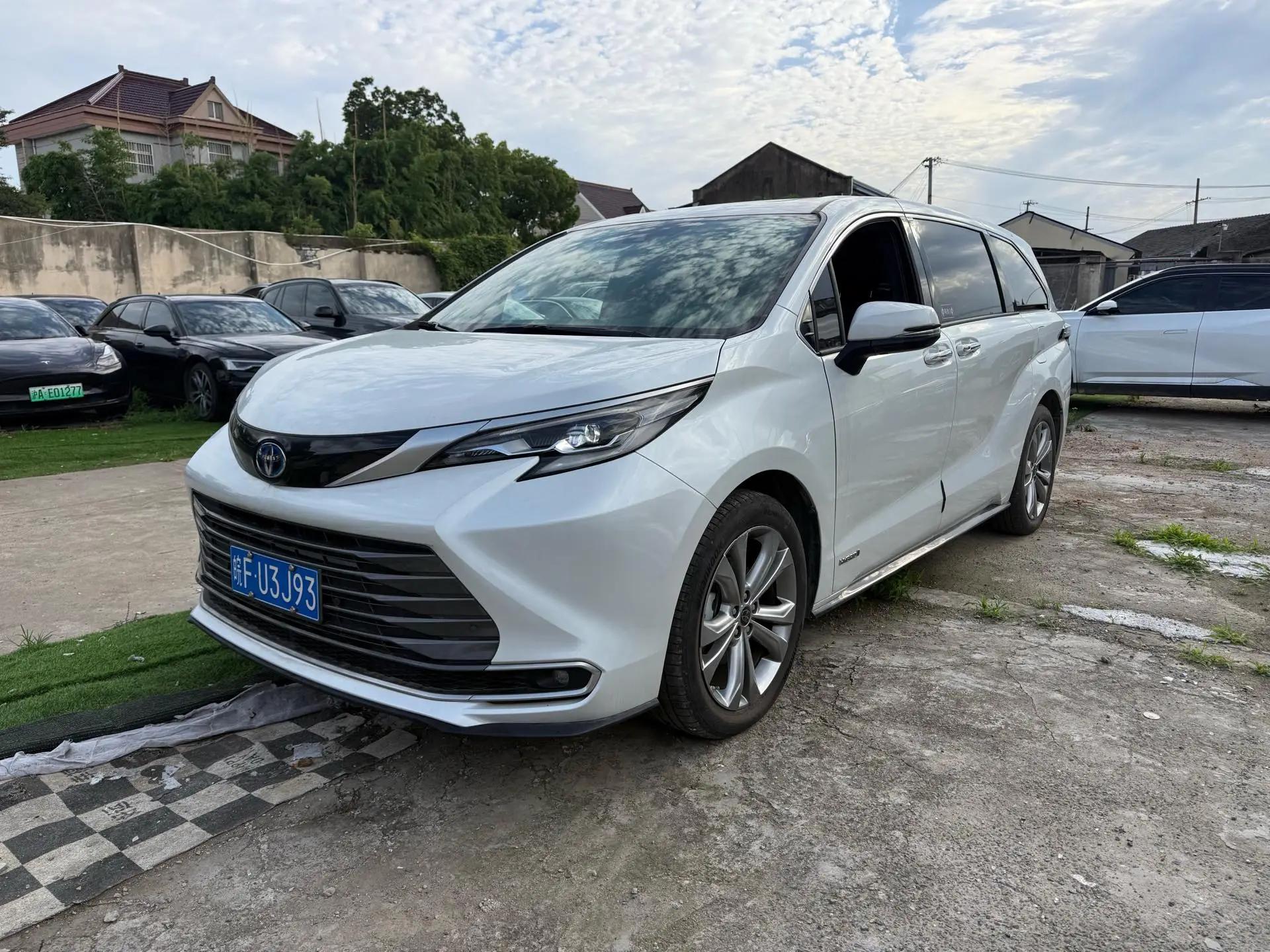 Sana SIENNA 2021 2.5L Hybrid Premium Edition
