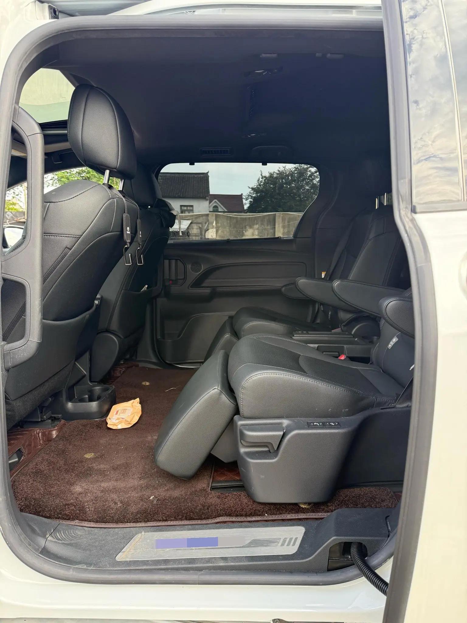 Sana SIENNA 2021 2.5L Hybrid Premium Edition 4