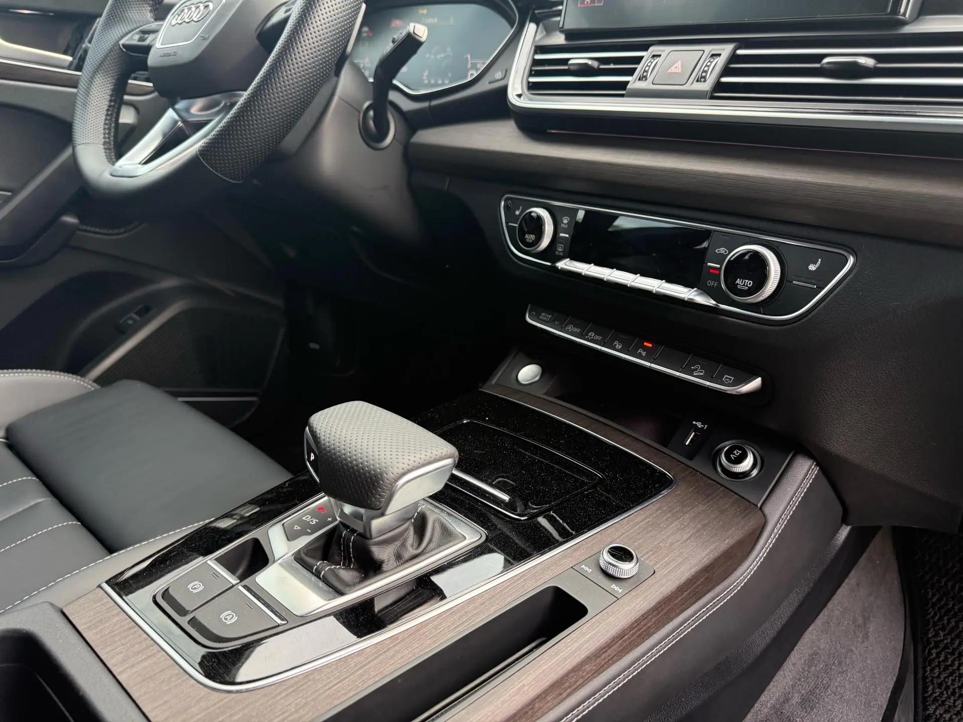Audi 2025 Q5L 2.0TFSI 45TFSI 45th Anniversary Collection Edition Quattro Selected Dynamic Automatic 9