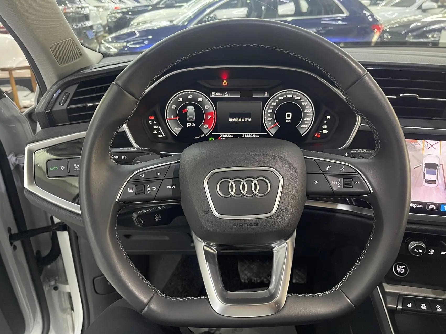 Audi 2023 Q3 1.4TFSI 35TFSI Stylish Dynamic Edition Automatic 10