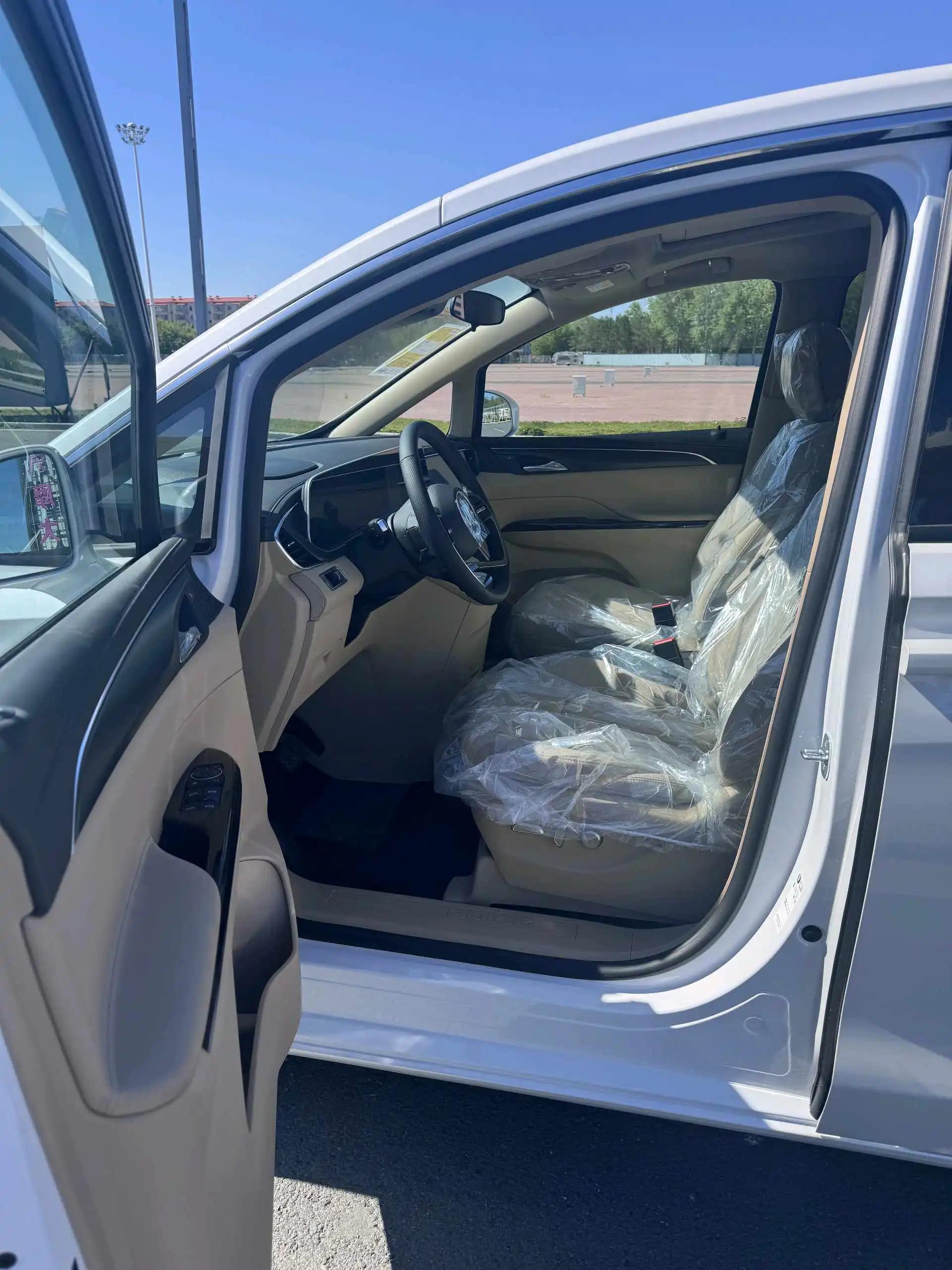 Buick 2025 GL8 Land Business Class 2.0T Smart Edition Automatic Gear 10