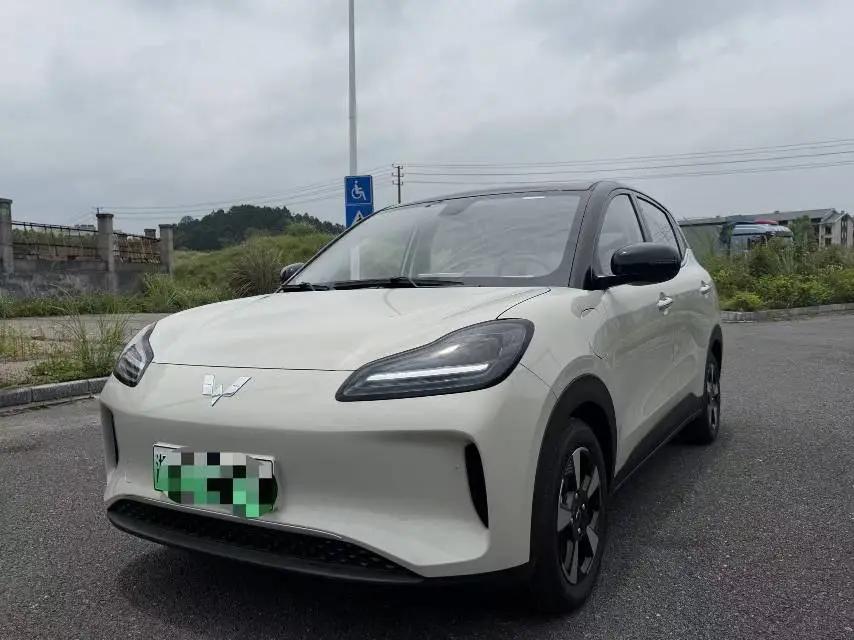 Открыть галерею: WuLing 2024 Plantronics PLUS 401km Five-seat Edition Automatic Gear