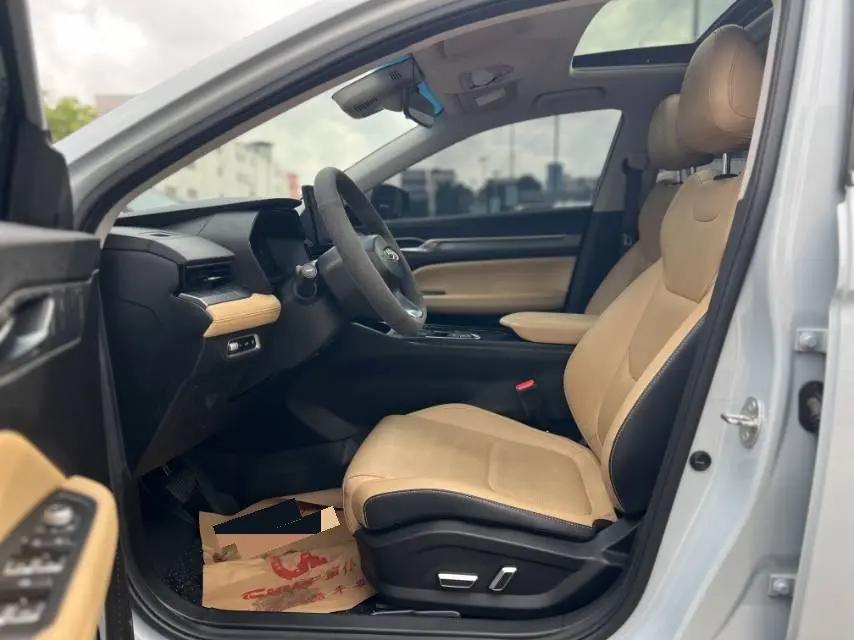 Emgrand L HiP 2024 Longteng Edition 1.5TD-DHT Pro 100KM Exceed 4