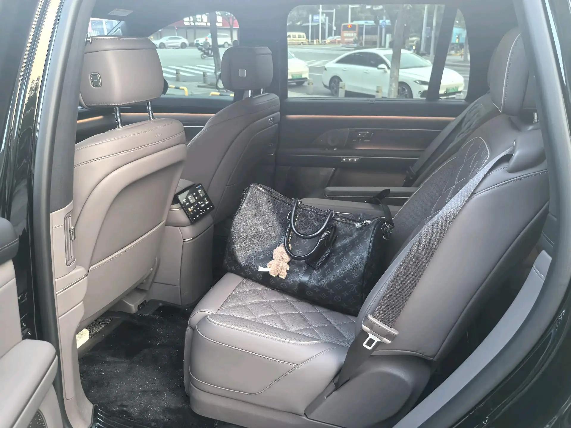 NIO 2026 ES8 6-Seater Executive Luxury Edition Automatic 3