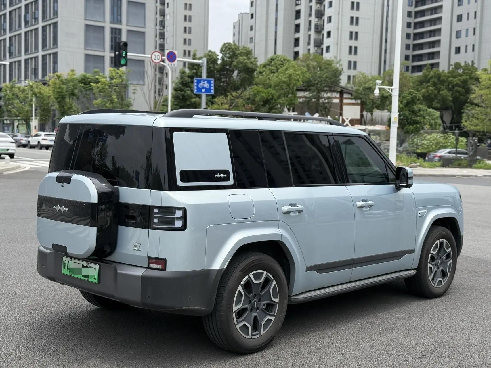 FangChengBao 2025 Titanium 7 1.5T Stepless 200KM Two-Drive Max Edition Automatic Gear 9