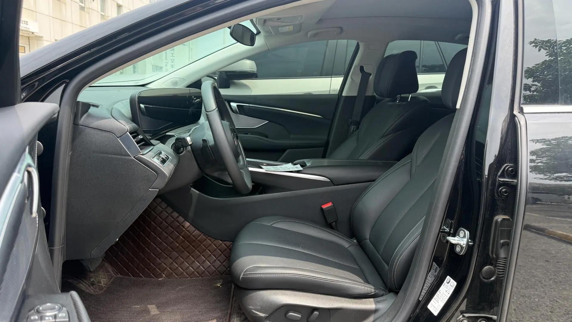 Buick 2025 LaCrosse 2.0T 28T Platinum Edition Automatic 3
