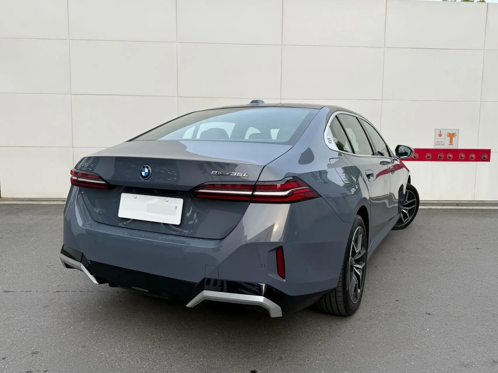 BMW i5 2024 eDrive 35L Premium M Sports Kit 6