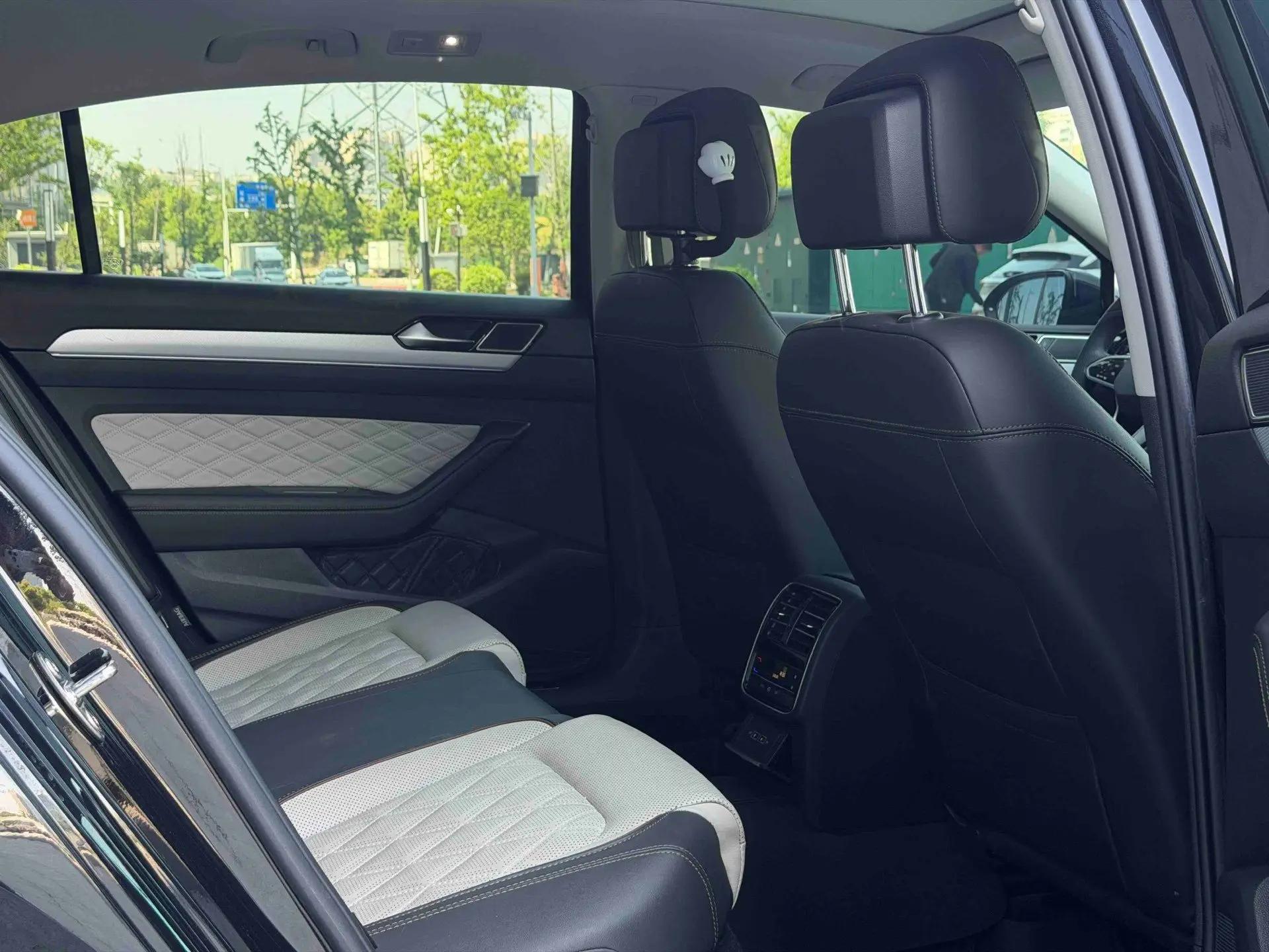 Magotan 2022 330TSI DSG Basic 5
