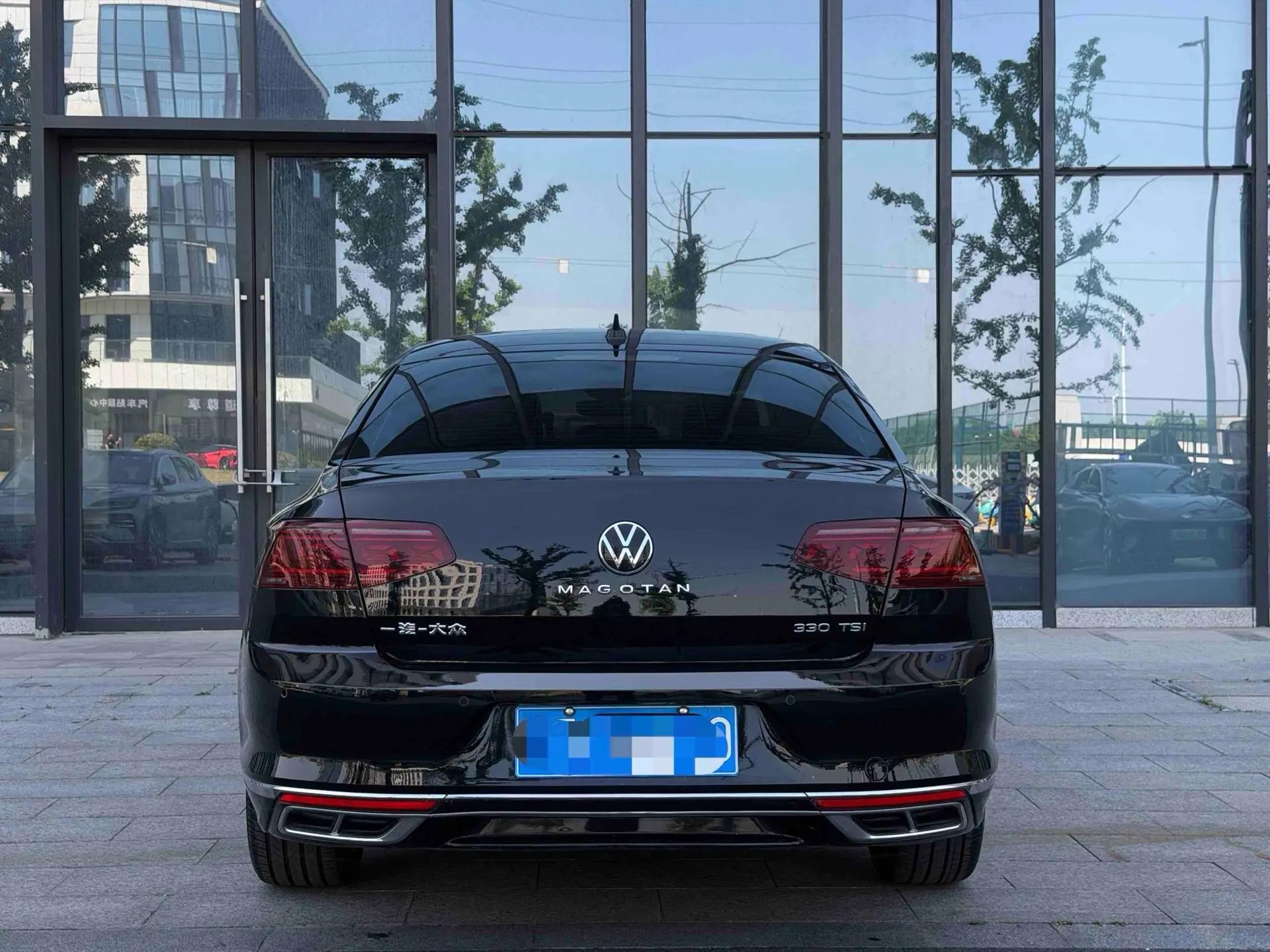 Magotan 2022 330TSI DSG Basic 8