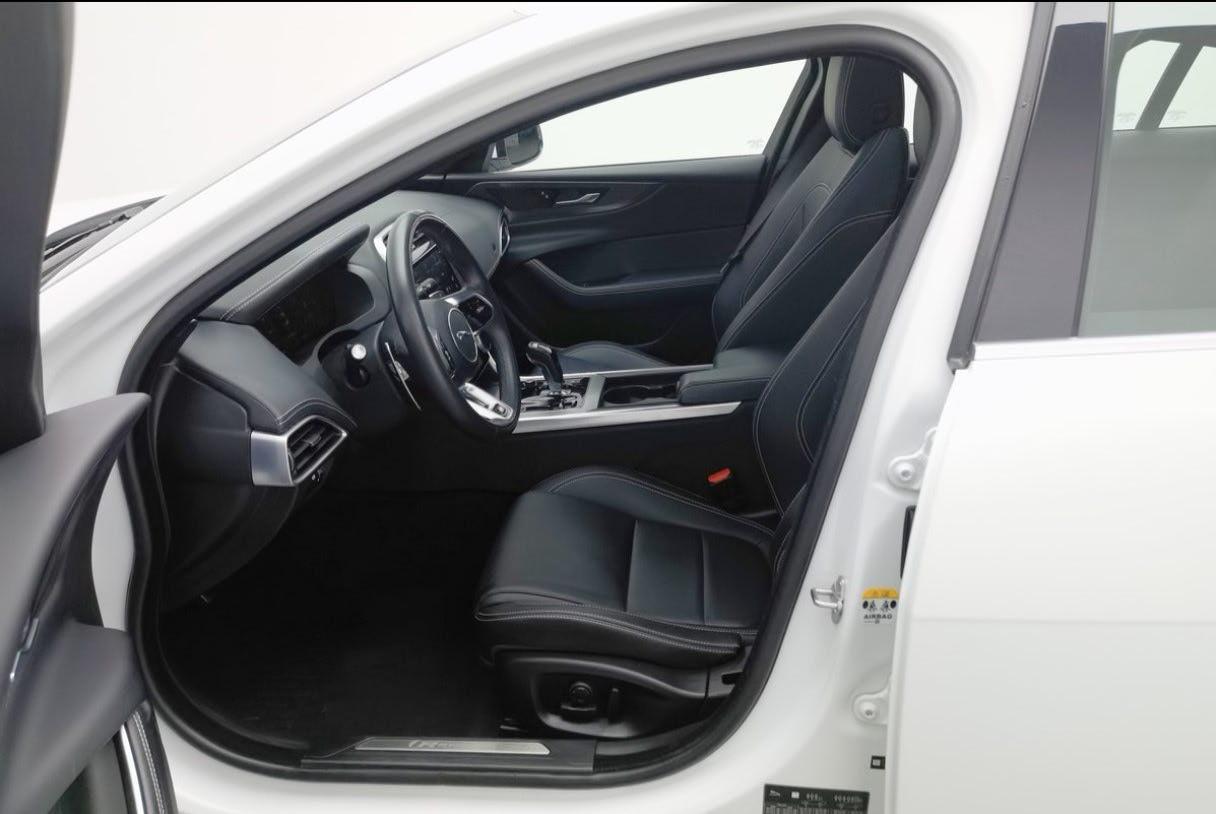 Jaguar XEL 2023 2.0T 250PS R-DYNAMIC S Enterprising Sports Edition 4