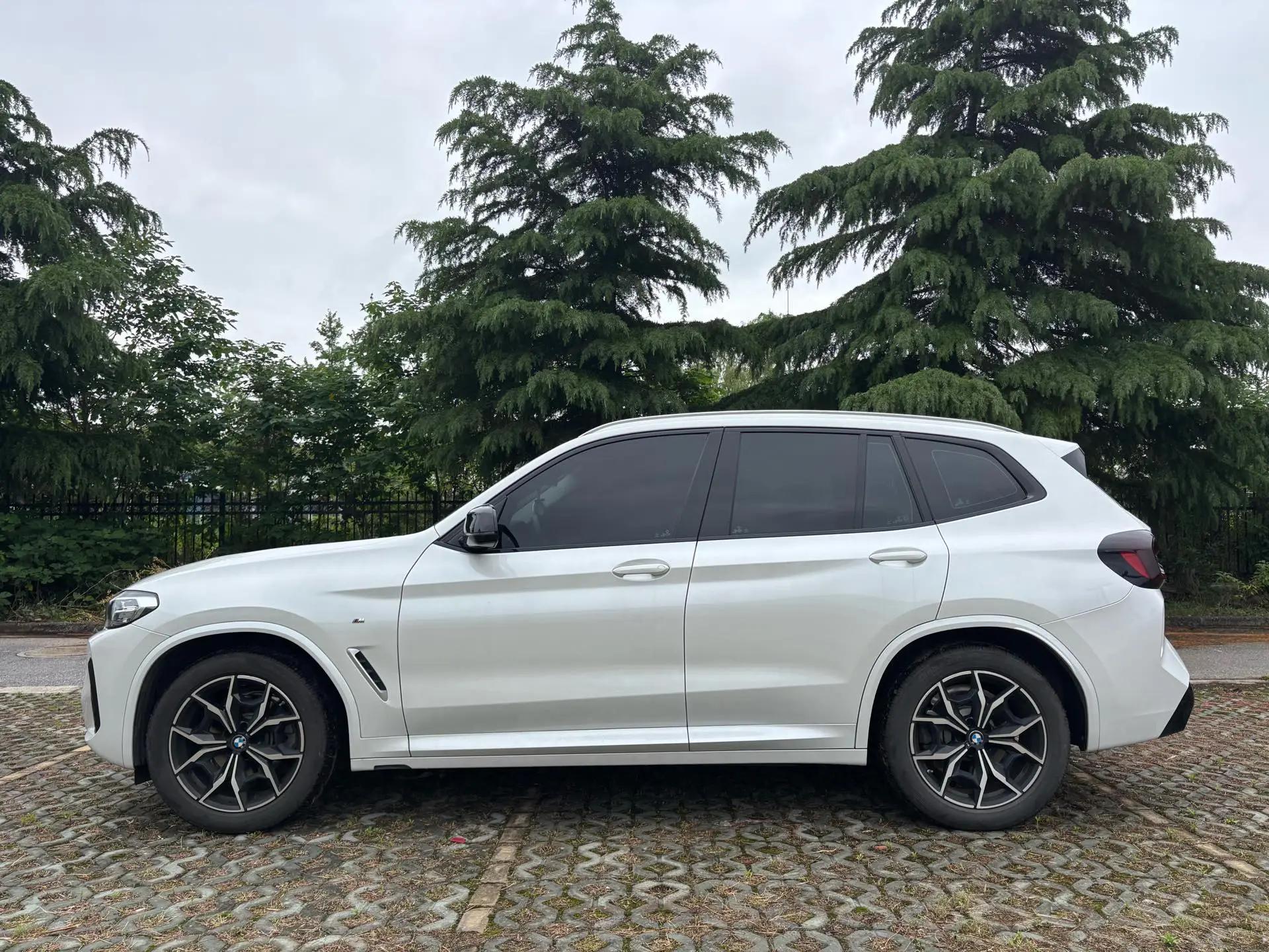 BMW X3 2022 xDrive25i M sports suit 3