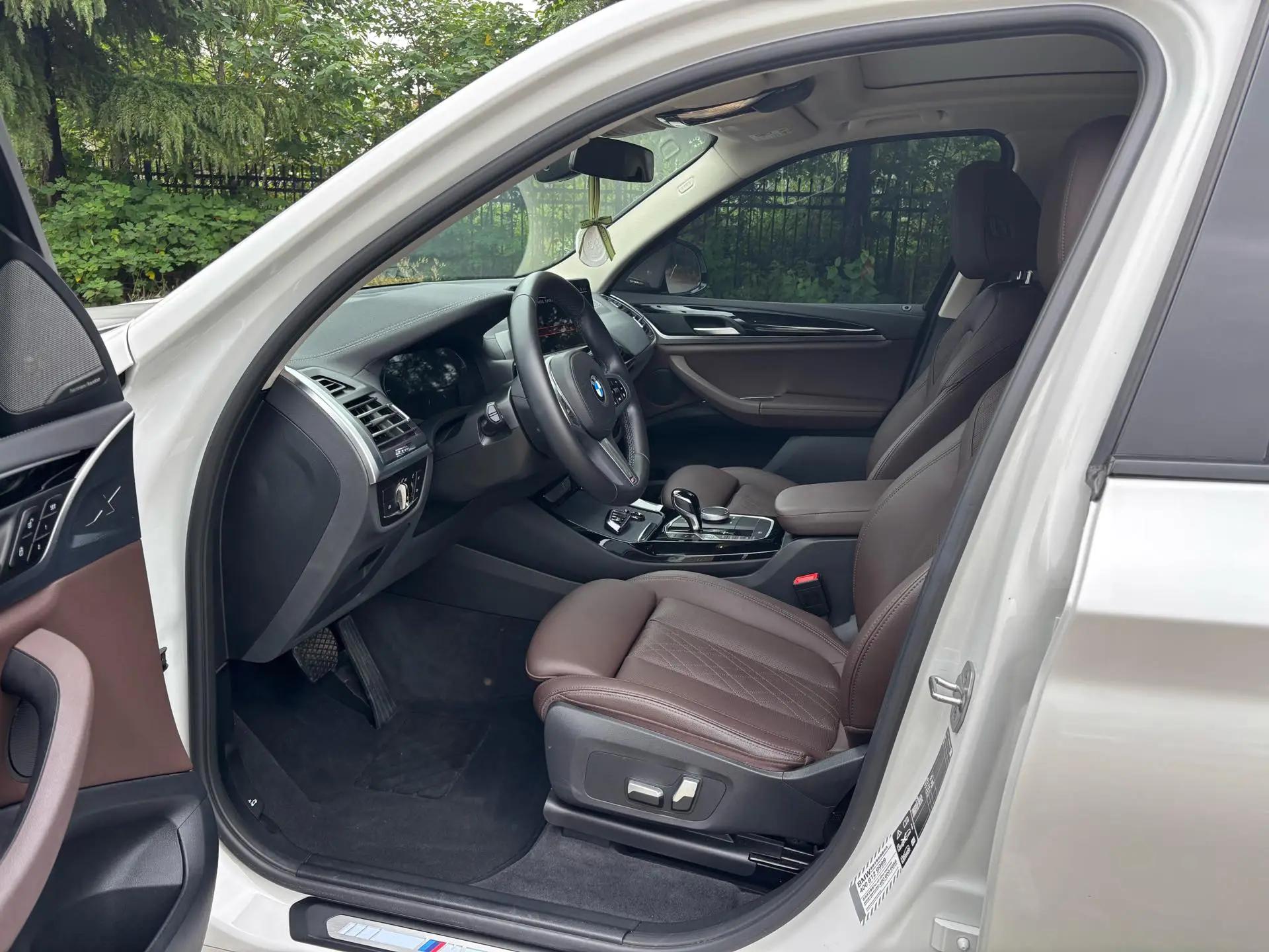 BMW X3 2022 xDrive25i M sports suit 6