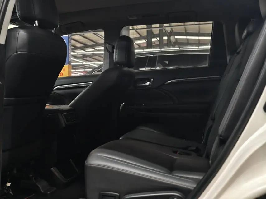 Highlander 2018 2.0T 4-wheel drive distinguished edition 7-seat country VI 3