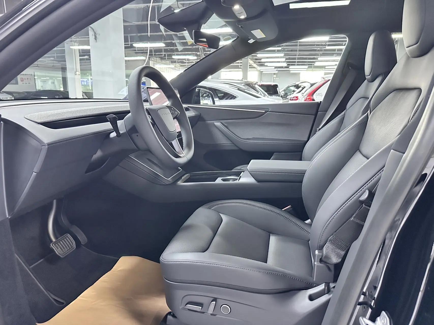 Tesla 2026 Model Y Rear-Wheel Drive Automatic 4