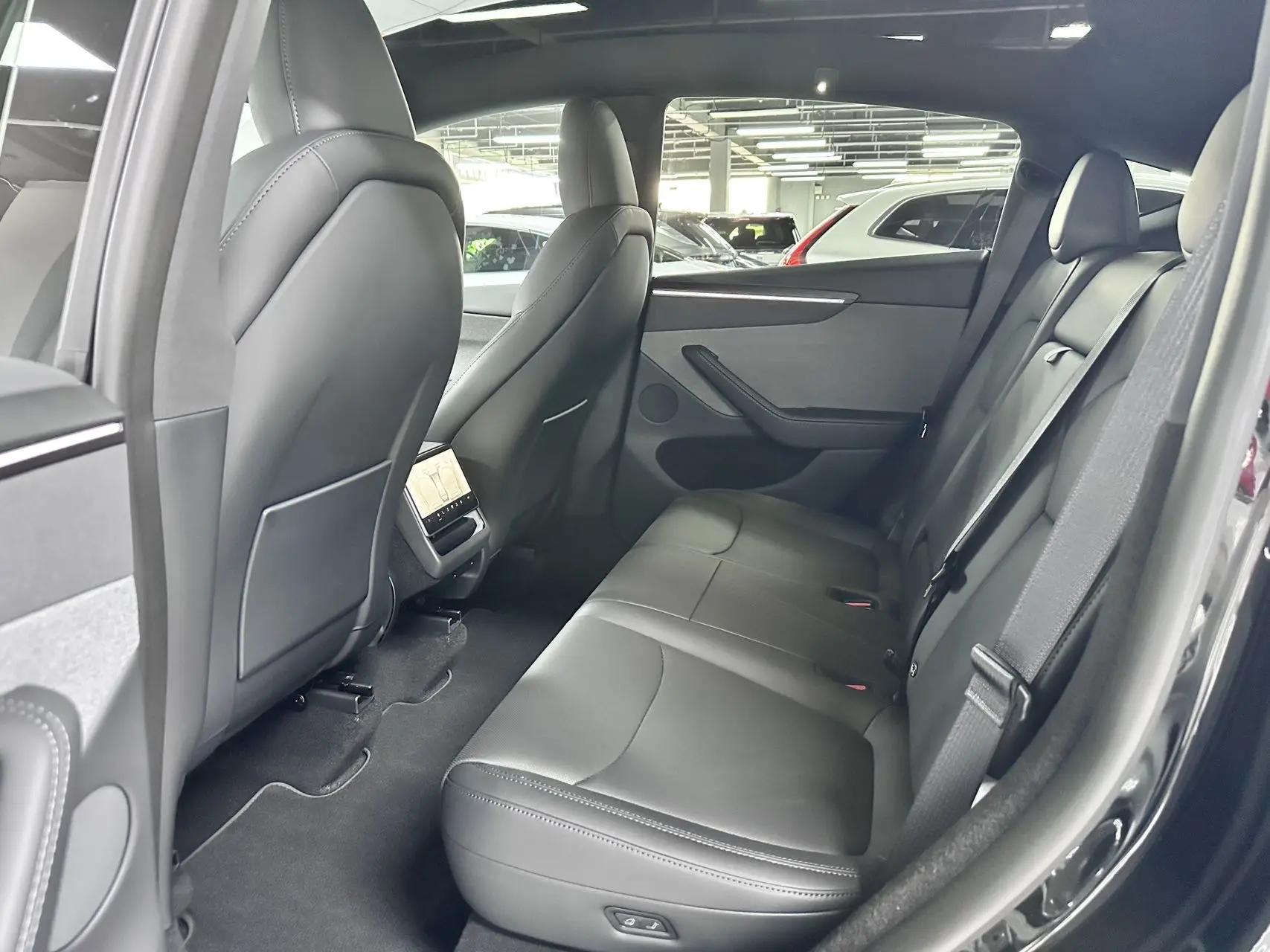 Tesla 2026 Model Y Rear-Wheel Drive Automatic 6