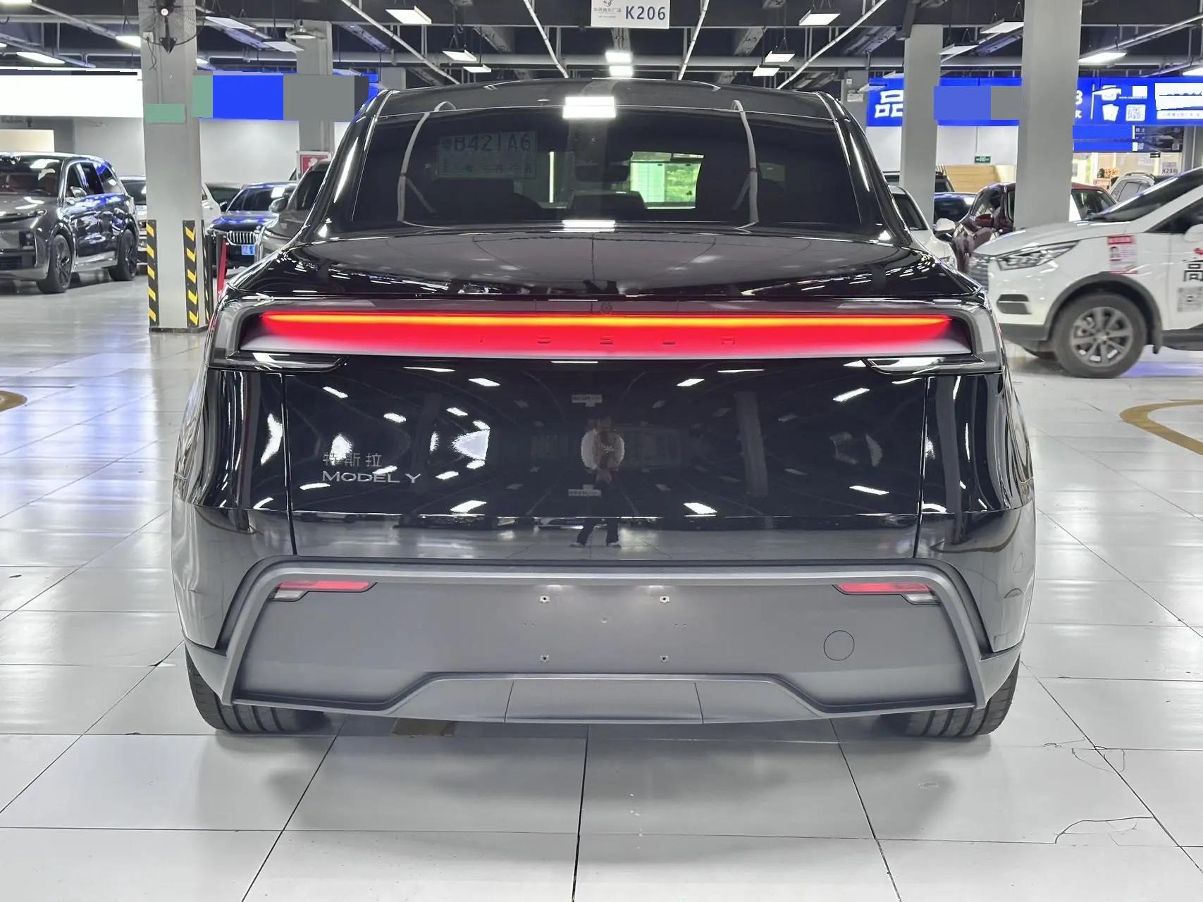 Tesla 2026 Model Y Rear-Wheel Drive Automatic 8