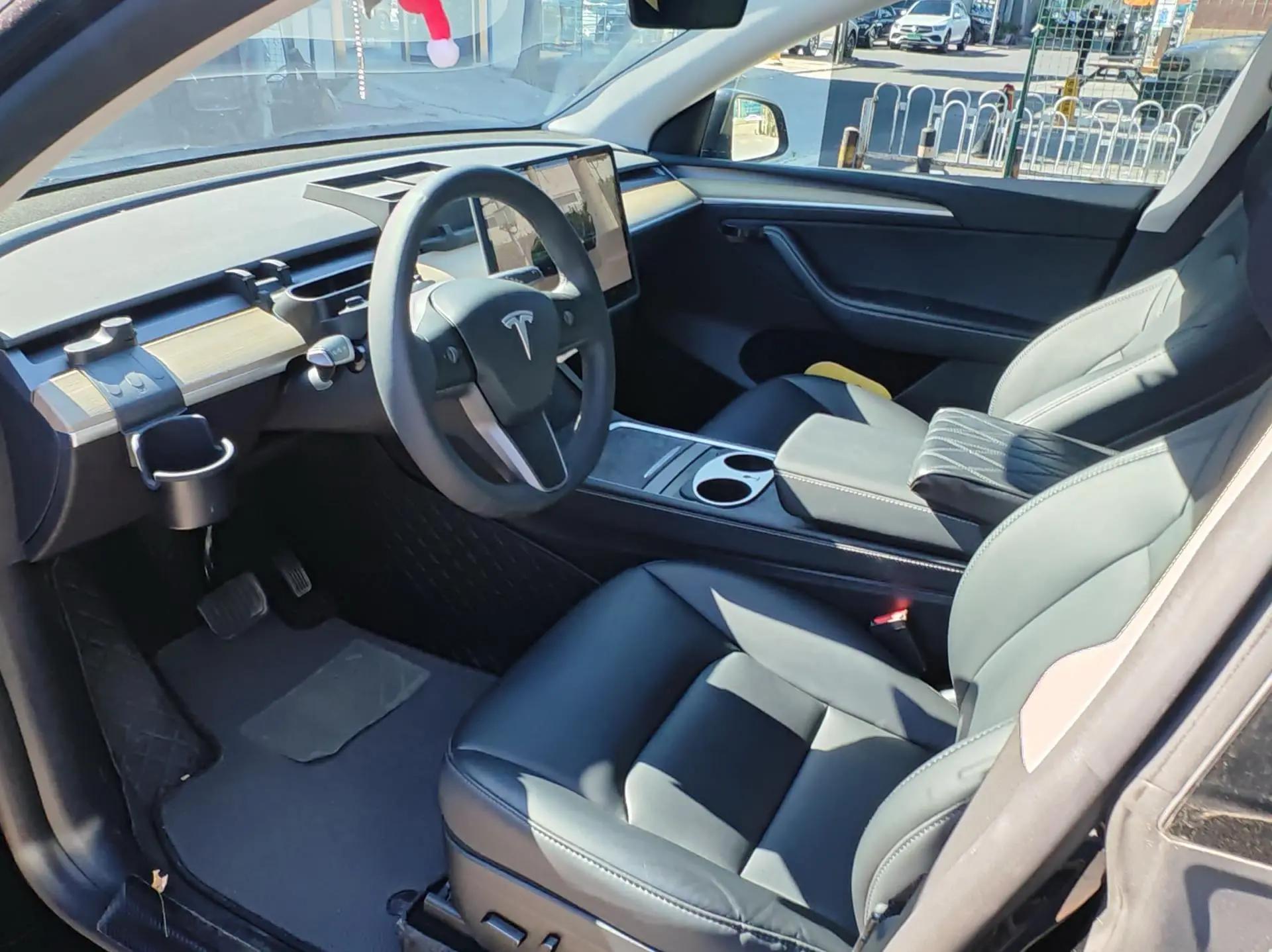2022 Model Y Refreshed Rear-Wheel-Drive Version 4