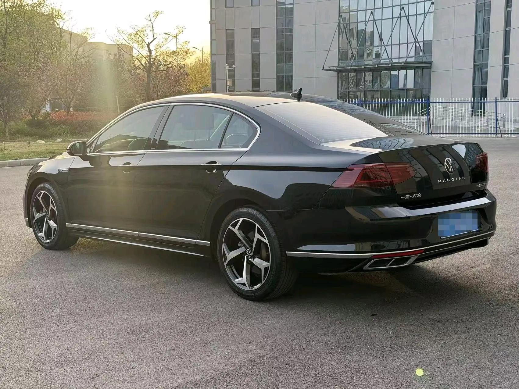 Magotan 2022 330TSI DSG Basic 6