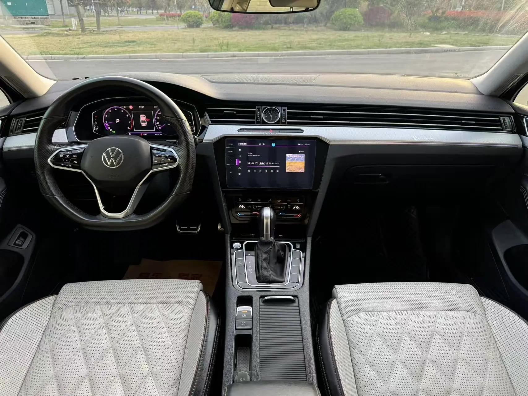 Magotan 2022 330TSI DSG Basic 8