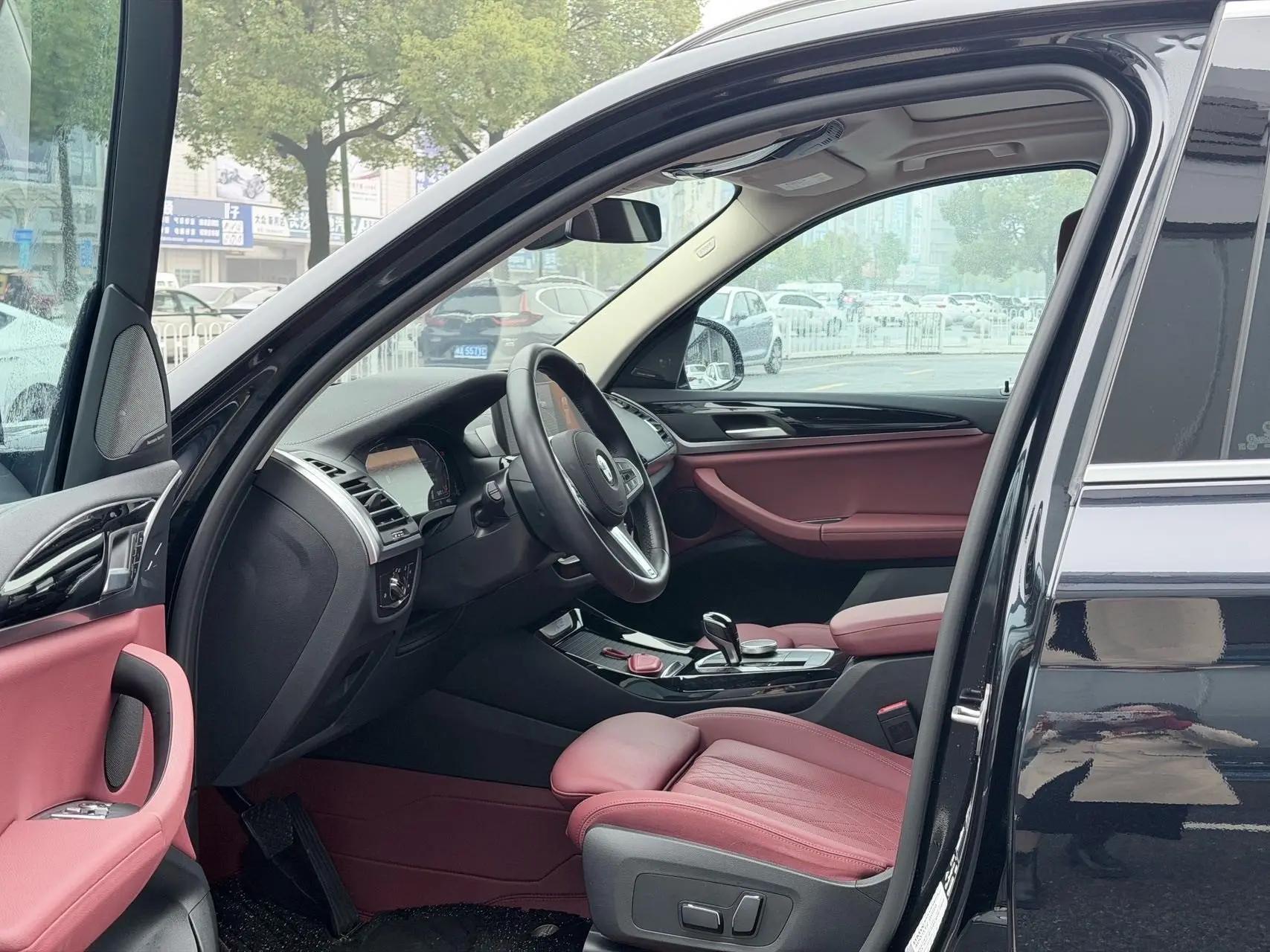 BMW X3 2022 xDrive25i M sports suit 3