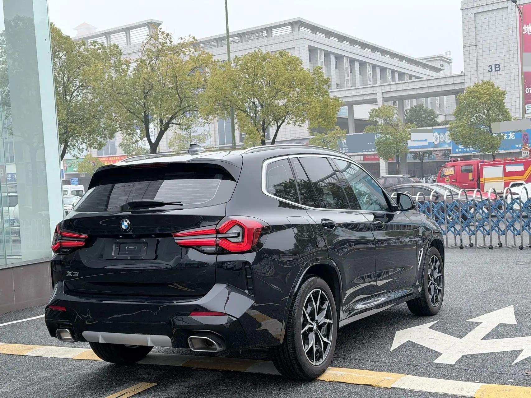 BMW X3 2022 xDrive25i M sports suit 9