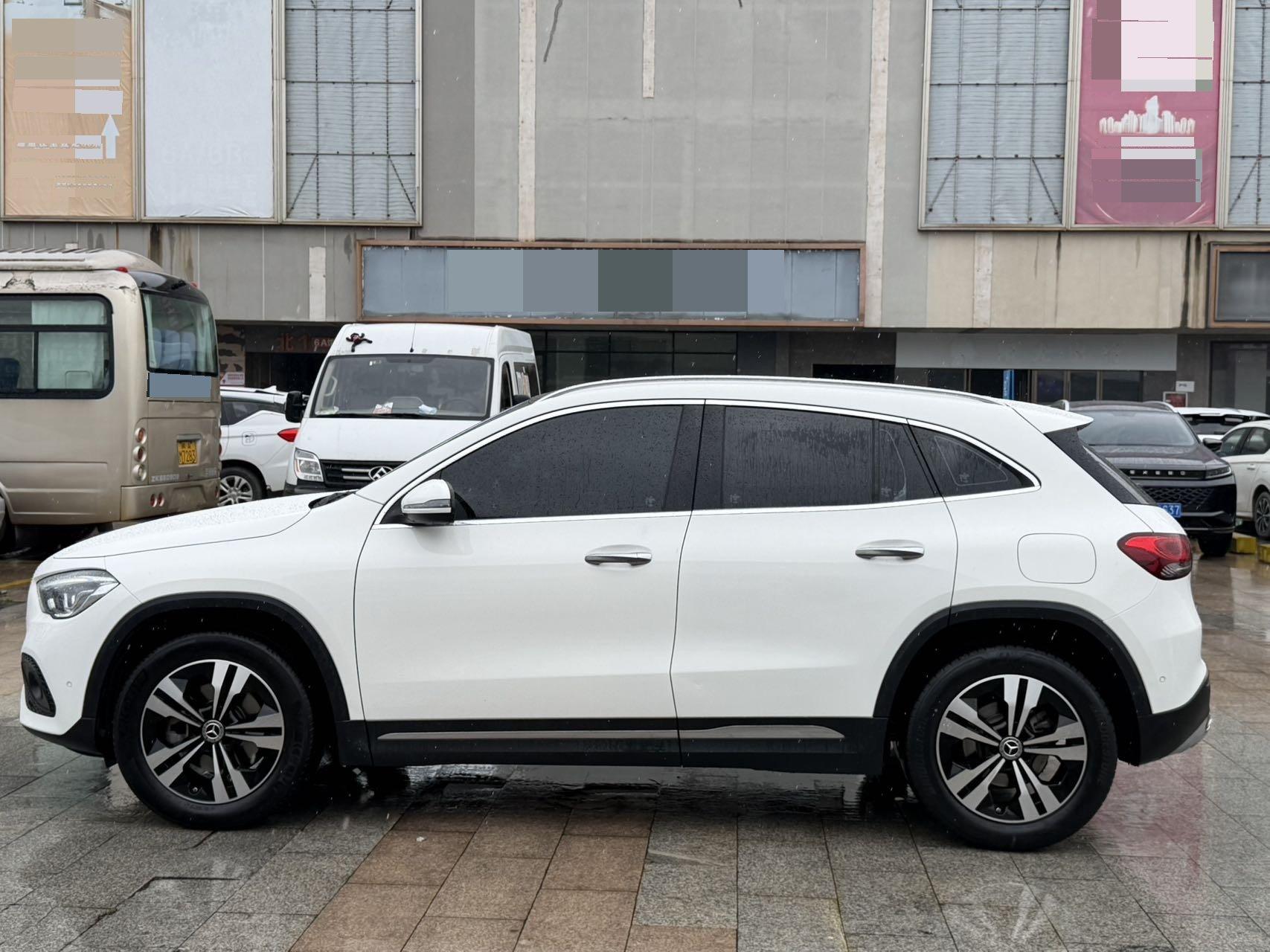 Mercedes Benz GLA 2022 to GLA 200 11