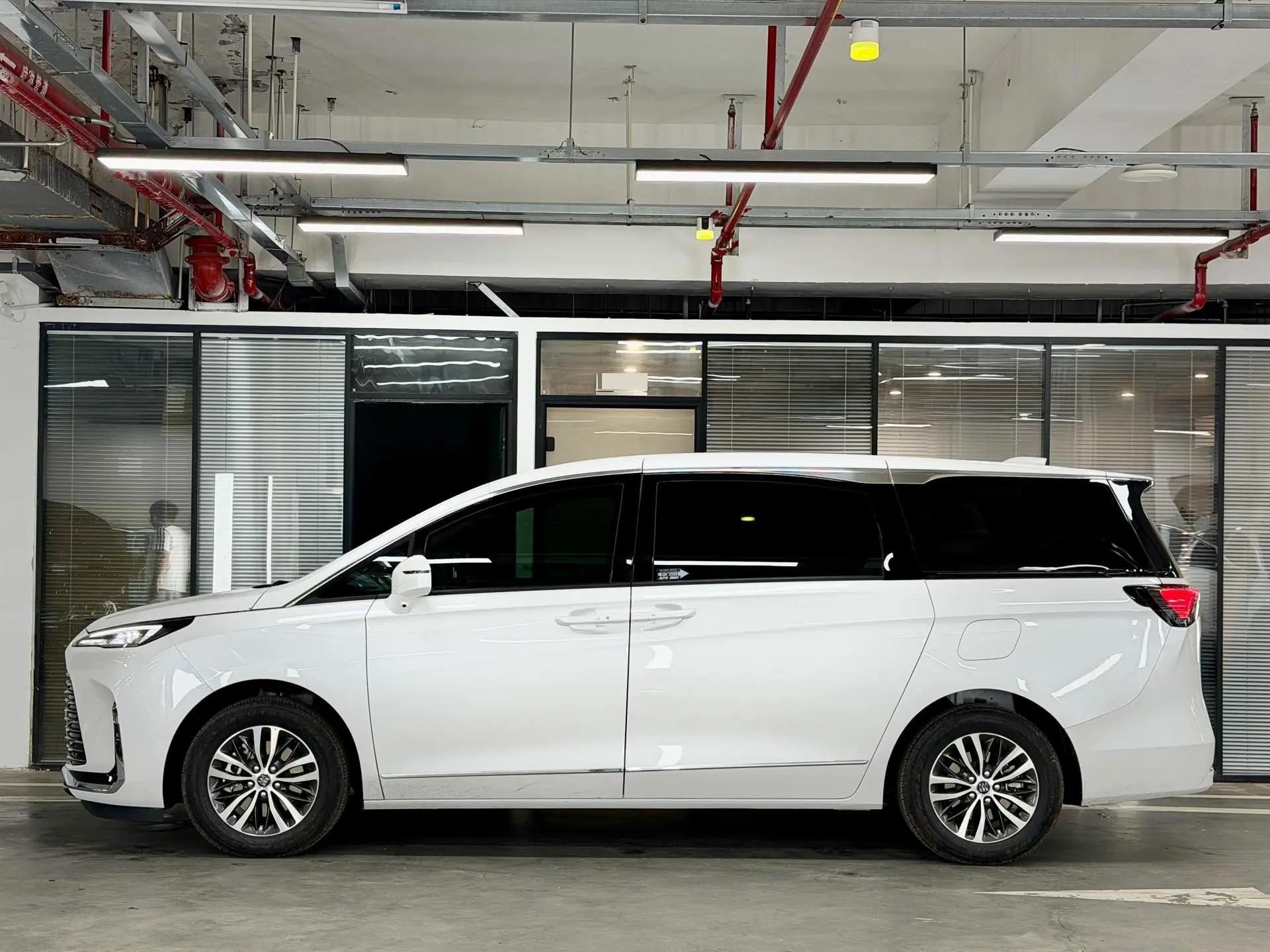 Buick 2025 GL8 Land Business Class 2.0T Comfort DG Version Automatic 3