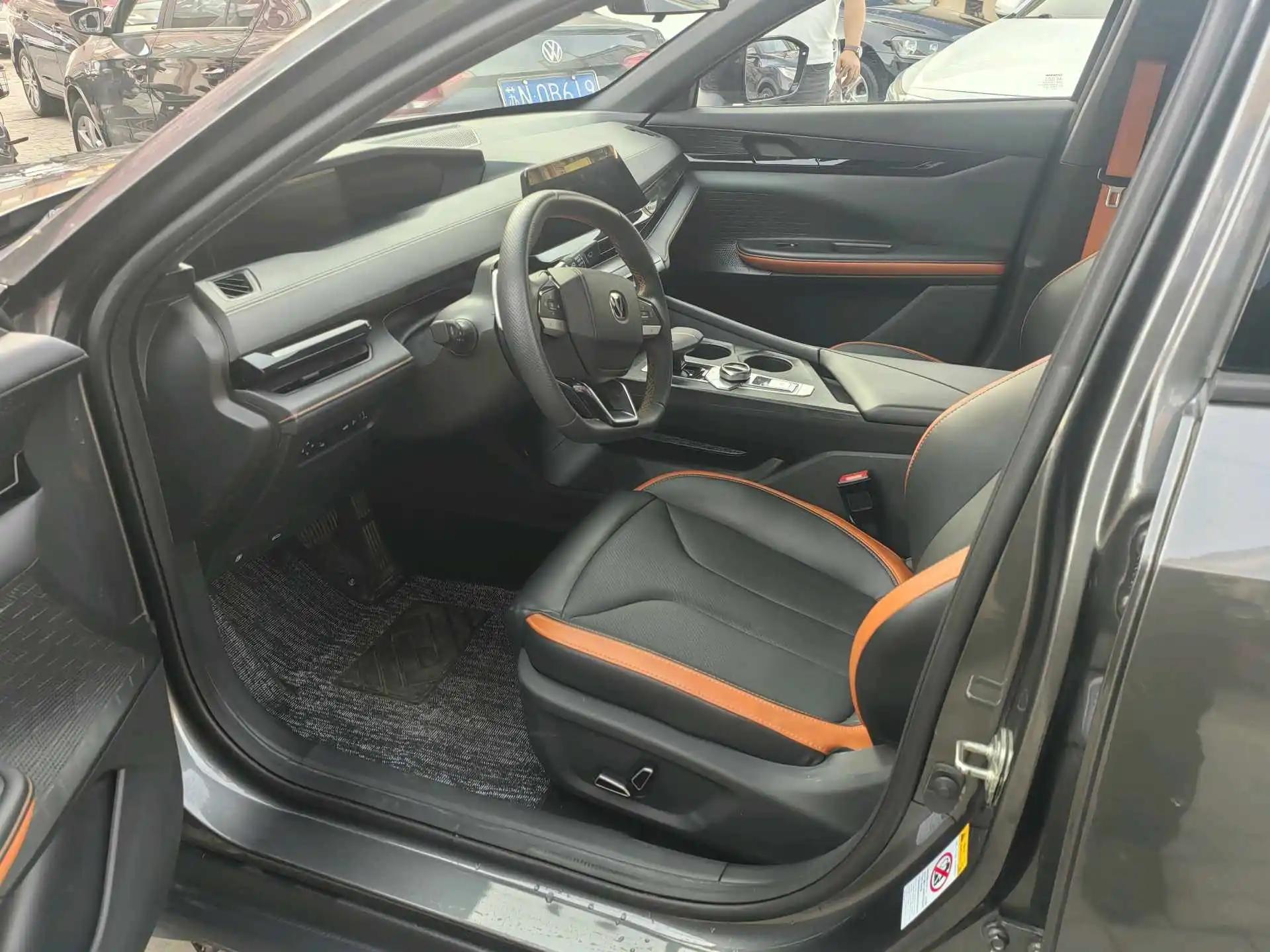 ChangAn 2023 UNI-V 1.5T Prestige Automatic 3