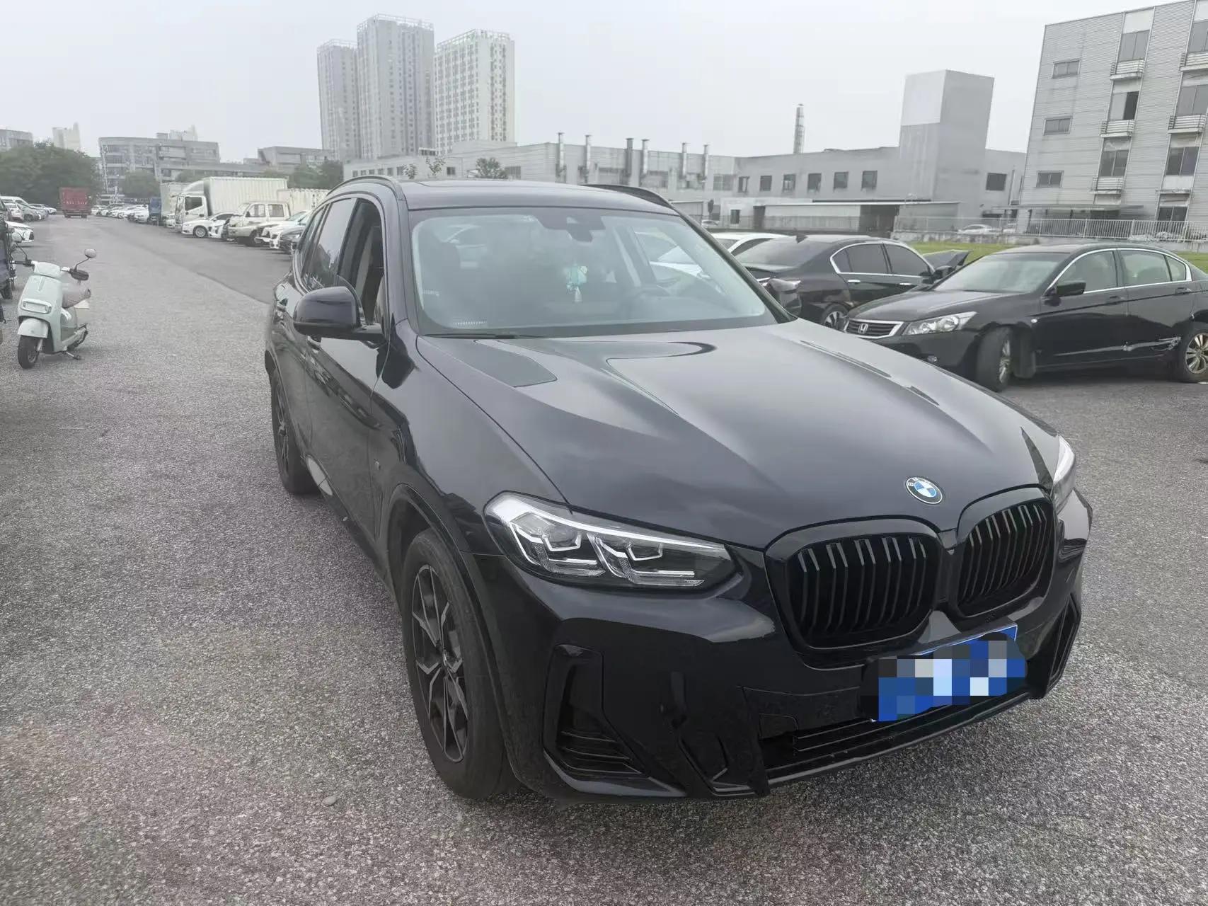 BMW X3 2022 xDrive25i M sports suit 3