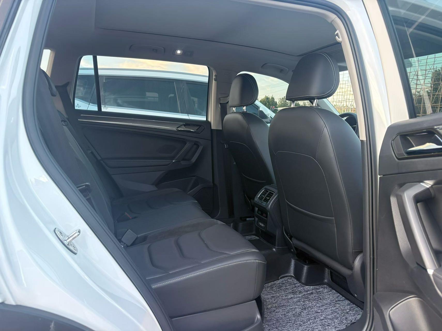 Tiguan L 2021 330TSI Automatic Two-Drive R-Line Enjoy Edition 2
