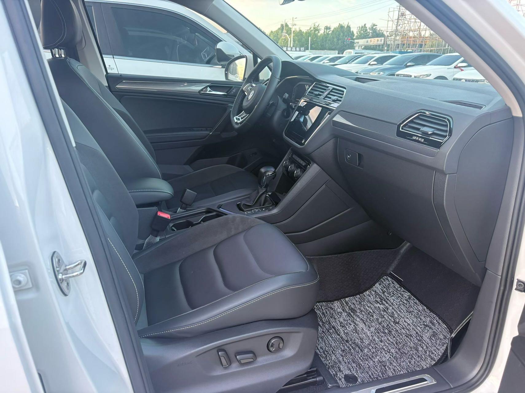 Tiguan L 2021 330TSI Automatic Two-Drive R-Line Enjoy Edition 3
