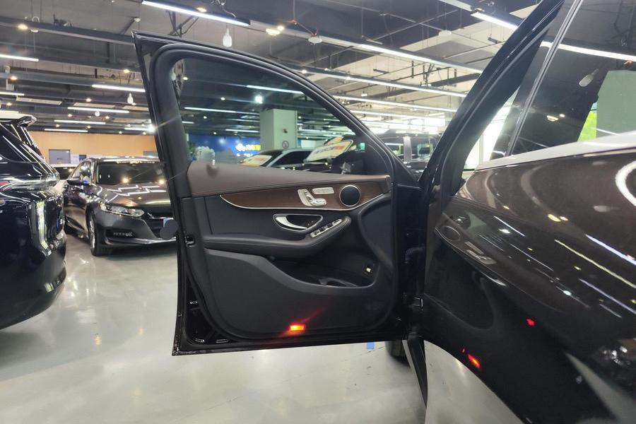 Mercedes Benz GLC 2022 model changed to GLC 260 L 4MATIC luxury model 2